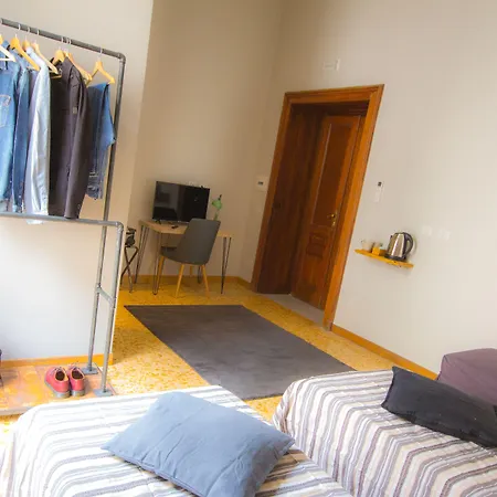 La Lepre Felice-bovio 4* ナポリ