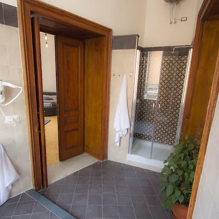 ゲストハウス La Lepre Felice-bovio ナポリ